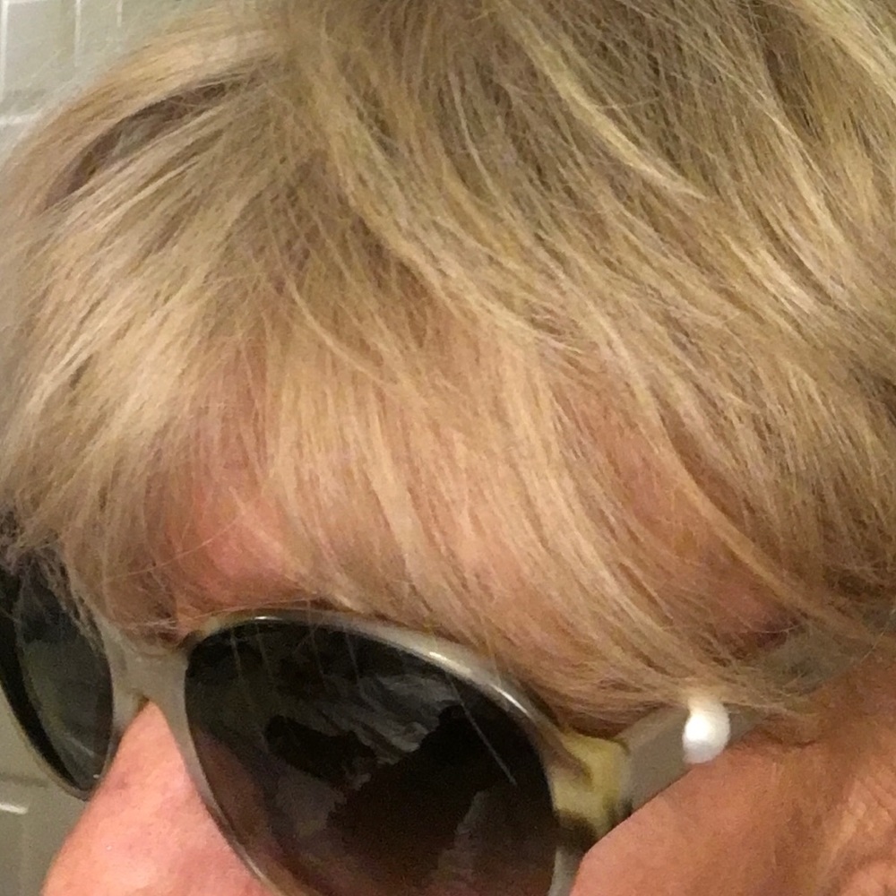 CHANEL Authentic Vintage Olive blend Pearl Sunglasses 🕶️ Great looking /RARE😎🇳🇪 - Picture 4 of 9